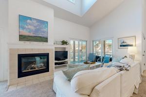 Sea Colony - 56049 Pinewood Dr