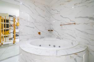 Homes of Ace Diamond