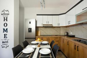 RANA Apartment - Modern & Sunny Flat near Durres Center & Beach