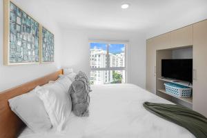 Upstay - Brand New Condo w Pool - Near the Beach