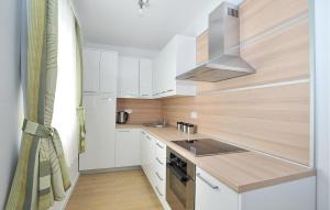 Amazing Apartment In Privlaka