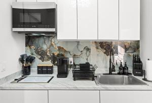 Deluxe 3 Bed Apt Min to NYC