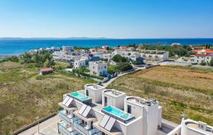Awesome Home In Privlaka With Private Swimming Pool, Can Be Inside Or Outside 