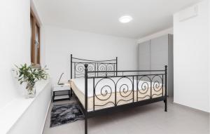 1 Bedroom Nice Apartment In Mali Losinj