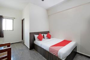 Hotel O Sunrise Triangles Karmelaram Station