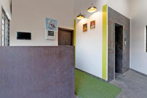 Hotel O Sunrise Triangles Karmelaram Station