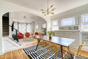 Warhol Suite - Cozy Apartment - 92 WalkScore