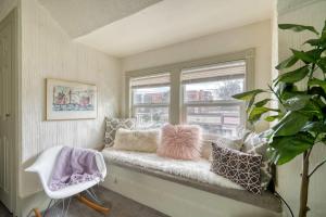 Stay Portland - Sun-Filled Buckman Studio!