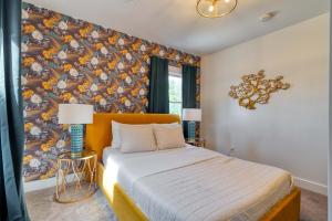 Stay Portland - Glamourous Old Hollywood Apartment - 92 WalkScore