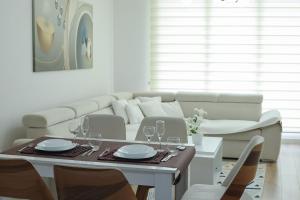 A Cloud Above the Clouds - 1BR - Gym, Spa, Parking
