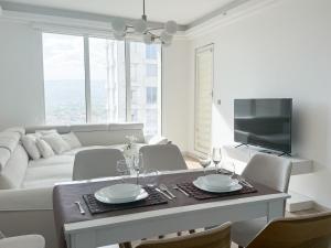 A Cloud Above the Clouds - 1BR - Gym, Spa, Parking