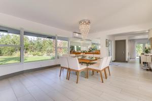 Relax in the Sun! Gem 1 Mi to Las Olas Beach