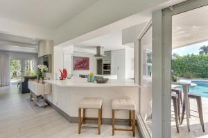 Relax in the Sun! Gem 1 Mi to Las Olas Beach