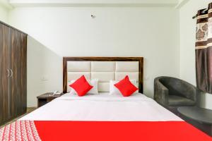 Hotel O White House
