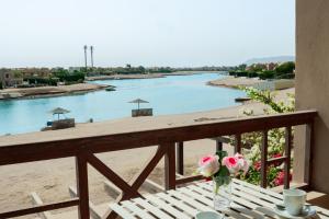 Nayah Stays, Cozy lagoons terrace one ensuite Apt