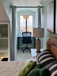 Ocean & Sunset View Studio