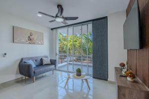 Cozy Immaculate Escape with Prime Luxury Location