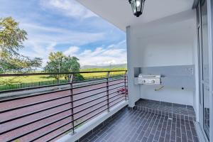 Cozy Immaculate Escape with Prime Luxury Location