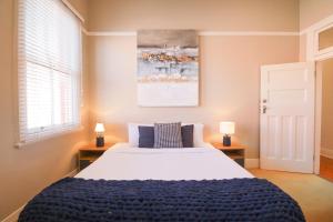 Waterviews - Hidden Gem in CBD - Sleeps 10