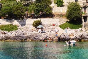 Seaside secluded apartments Cove Rasohatica, Korcula - 5453