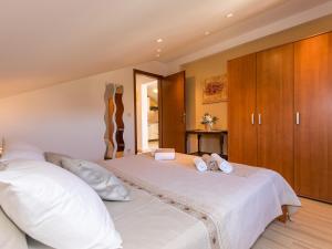 Apartments with parking space Porec - 6923