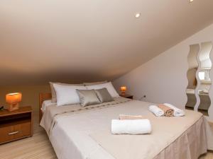 Apartments with parking space Porec - 6923