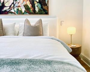 Boutique Ocean View Studio with King Bed & Spa