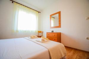 Apartments with parking space Zadar - 5870