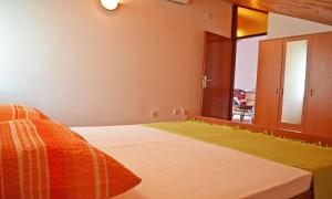 Apartments with parking space Slatine, Ciovo - 6891