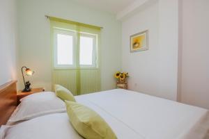 Apartments by the sea Arbanija, Ciovo - 9700