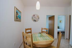 Apartments by the sea Arbanija, Ciovo - 9700