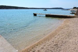 Apartments by the sea Barbat, Rab - 11797