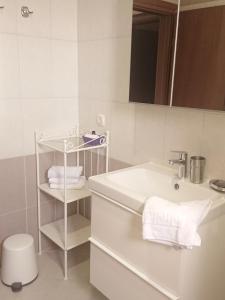 Apartments by the sea Barbat, Rab - 11797