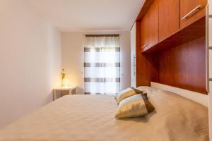 Apartments with parking space Valbandon, Fazana - 16261