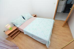 Apartments by the sea Vir - 24953