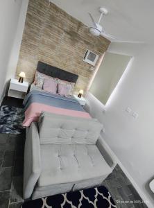 Hello Home House - com saída na praia