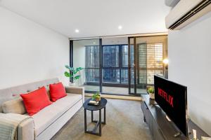 Apt in Heart of Melbourne w Pool,Gym,Sauna,WiFi