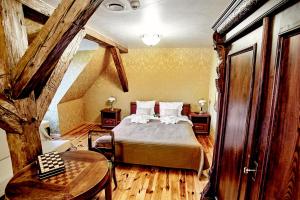 Deluxe Double Room (French Style) room in Pałac Bażantarnia