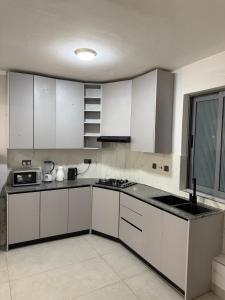 Modern 1-Bedroom Apartment in Parklands with City View