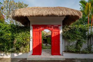 Tropical Oasis of Calm in the Heart of Seminyak, 4BR Villa Luisha