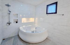 Luekpanee pool villa pranburi paknampran