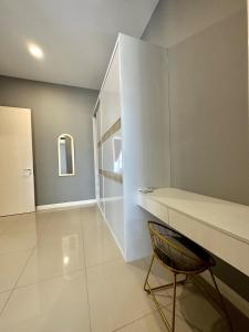 Dpristine 3 bedder sea view opp legoland and medini