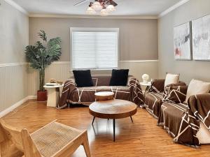 #Marbella Lane - Charming 4BR Bungalow for Relaxing Retreat