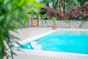 Embassy Villa by COBNB, Top Floor Unit at Ampang Hilir