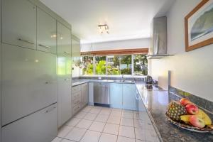 Hilltop Retreat Noosa Heads