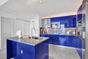 2BR W Residence 18th Floor, Ocean, Inter-coastal, & City Views