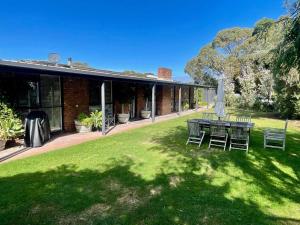 Robes Hidden Gem - WiFi Pet Friendly Outside
