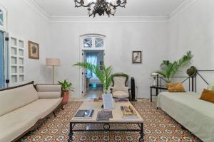 Casa Damiana, Colonial Charm with Private Pool