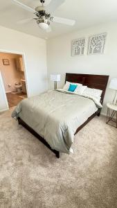 Oasis Lakeside place Near Frisco 2bd-2ba Sleep 6