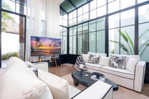 Luxury Mono 10 Private Pool Villa - 3 BR in Pasak